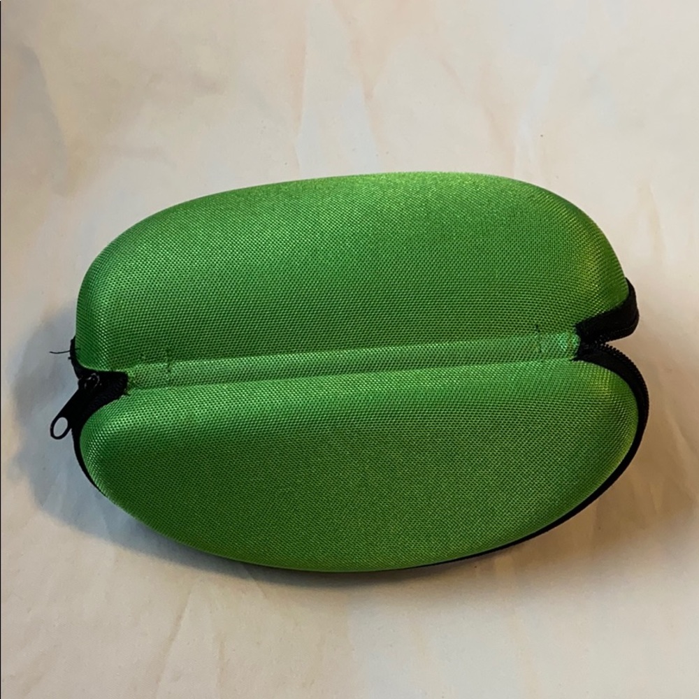 Sunglass case - Picture 3 of 3